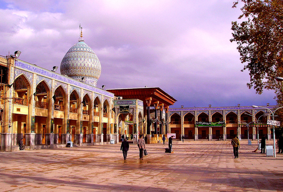 PICT6413-Shiraz inside Aramgah-e Shah-e Cheragh.JPG
