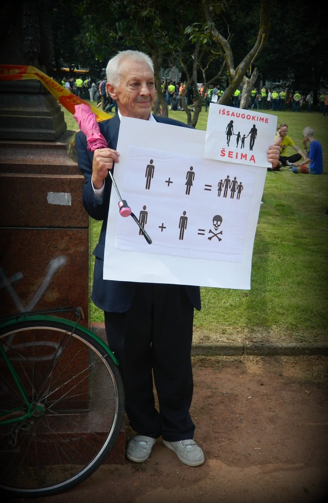 pink umbrella Baltic Pride