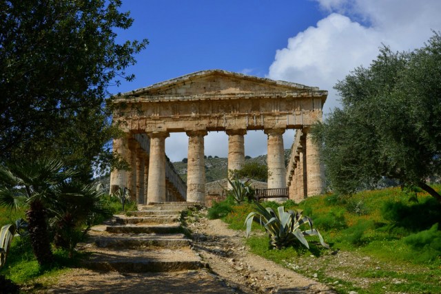 Segesta temple