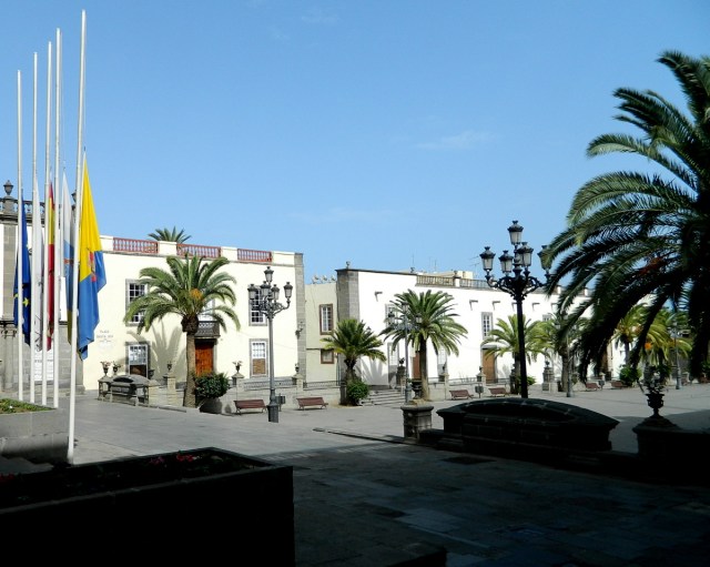 halfmast2