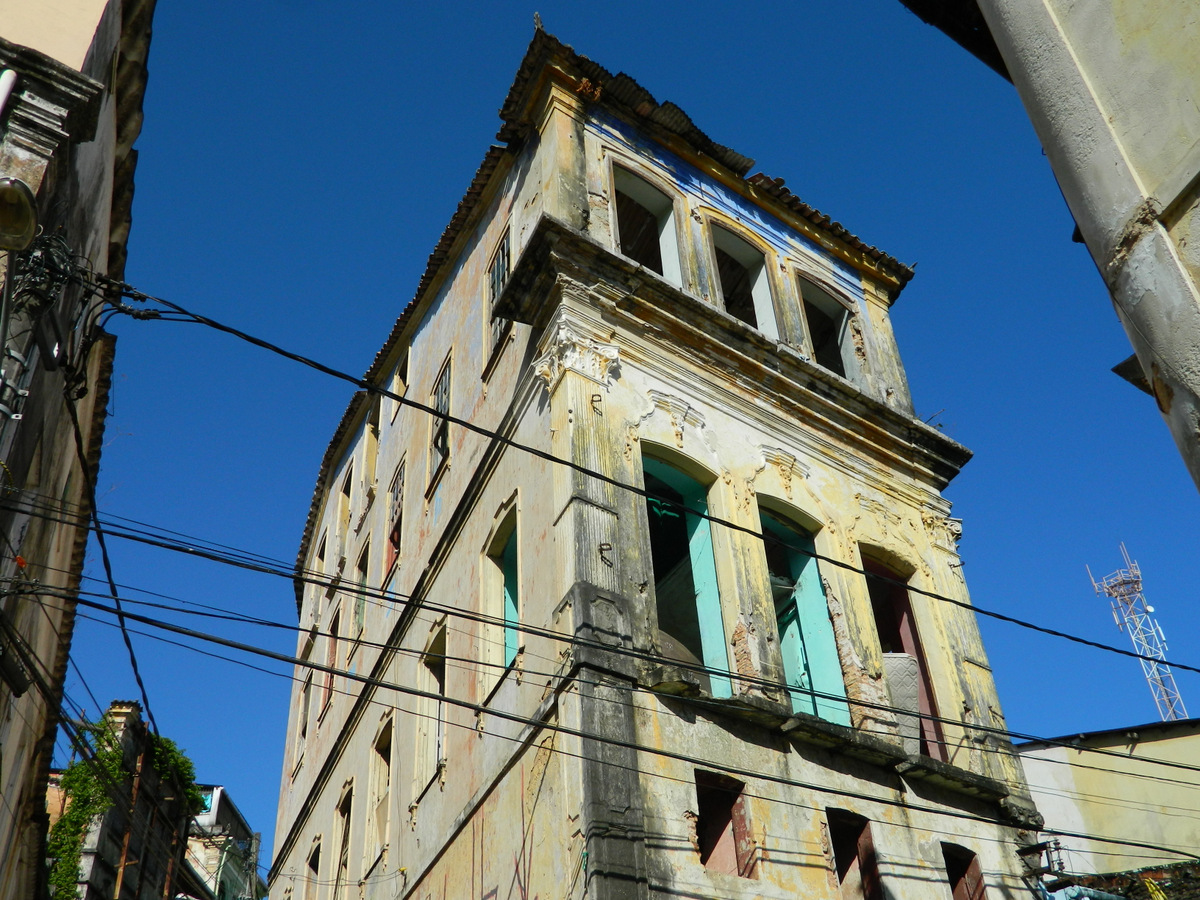 empty house Rua da Poeira