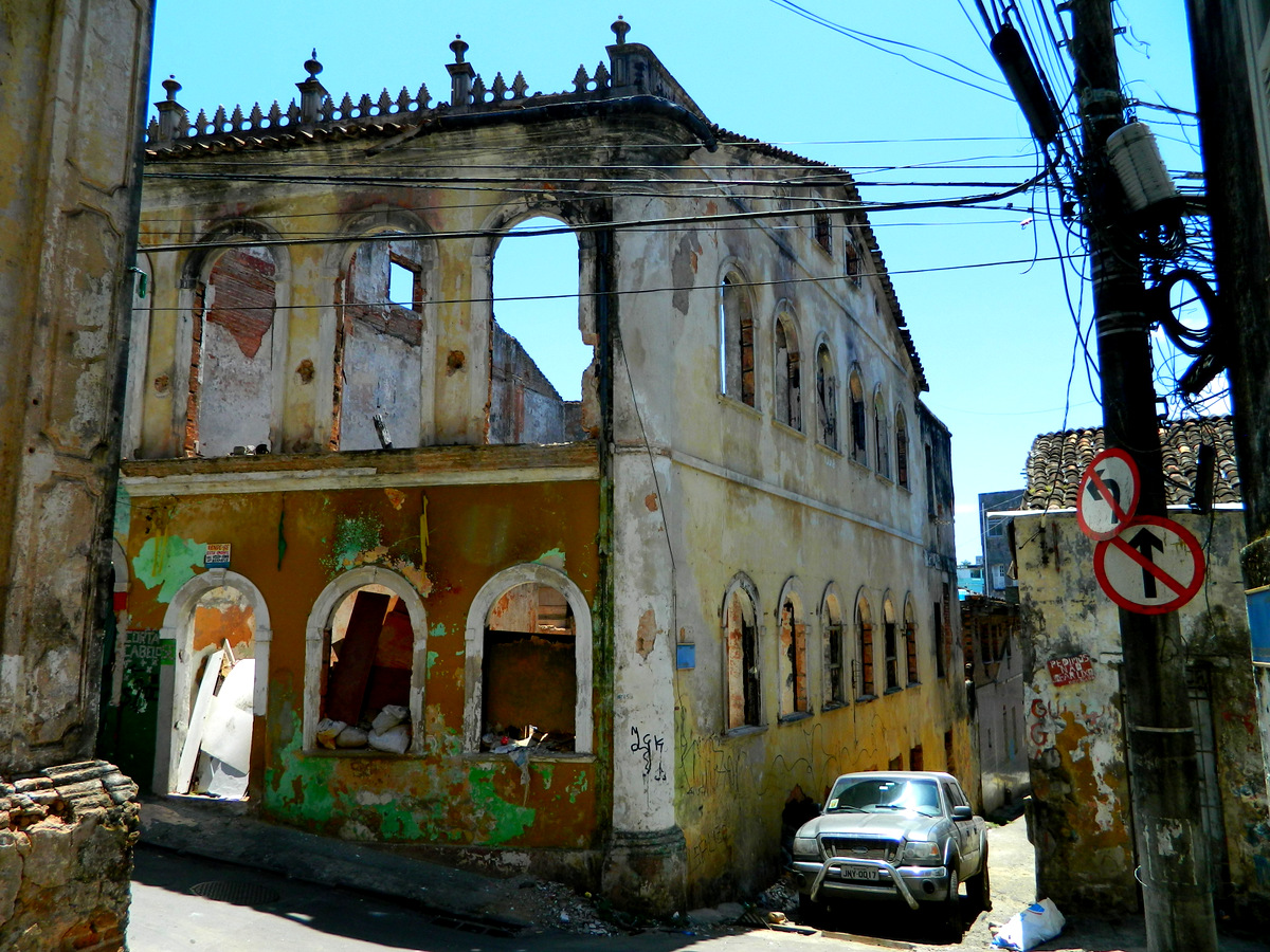 Rua da Poeira ruins