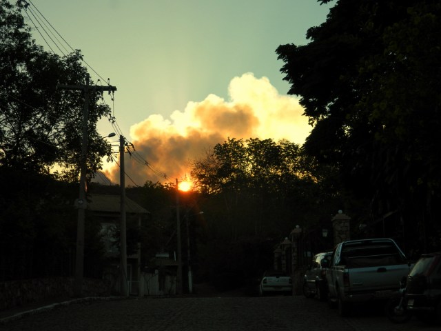 sunset forest fire Lencois 11Dec2015-3