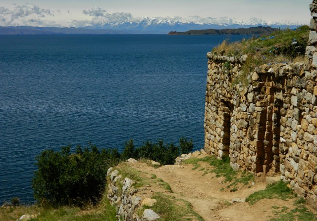 Pillkukayna Isla de la Luna.JPG