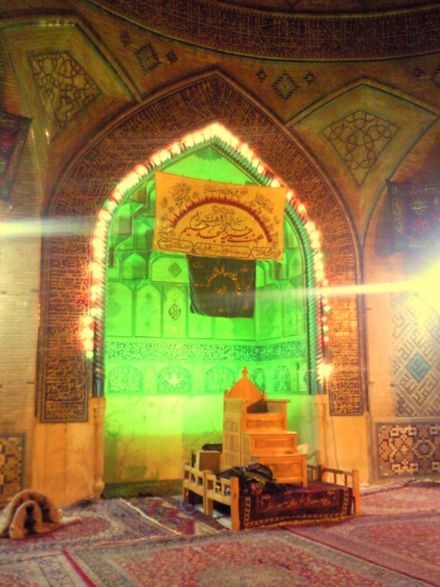 Foto0151-EsfahanHakim Mosque inside.jpg