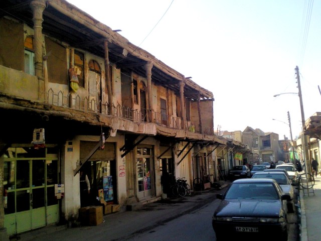 Foto0153-Esfahan street between Hakim and Jameh Mosque
