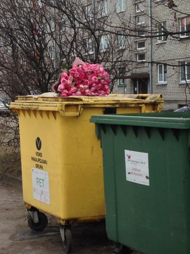 flowers trash Riga.jpg