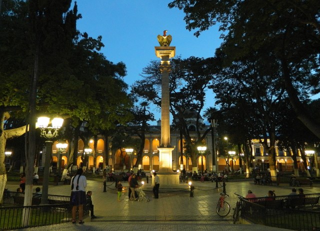 14 Septiembre lively evening